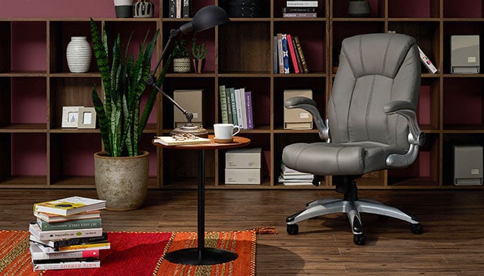 はじめしゃちょー、350万円の”世界最高額ゲーミングチェア”入手「どっちかというとロボットのコックピット」キャリコネニュース