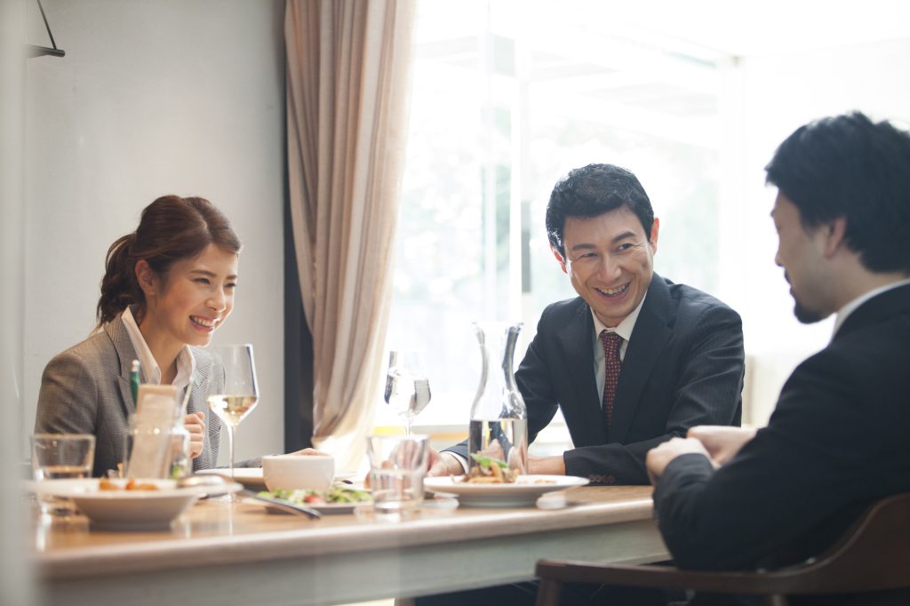 上司の「やさしさ」がいらない女たち 飲み会「SSR」の悩みとは：telling, テリング