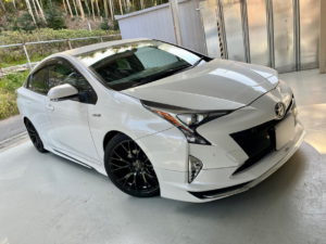 クールグレーor黒どっちが良い？ プリウス内装の色を比較CARPRIME カープライム