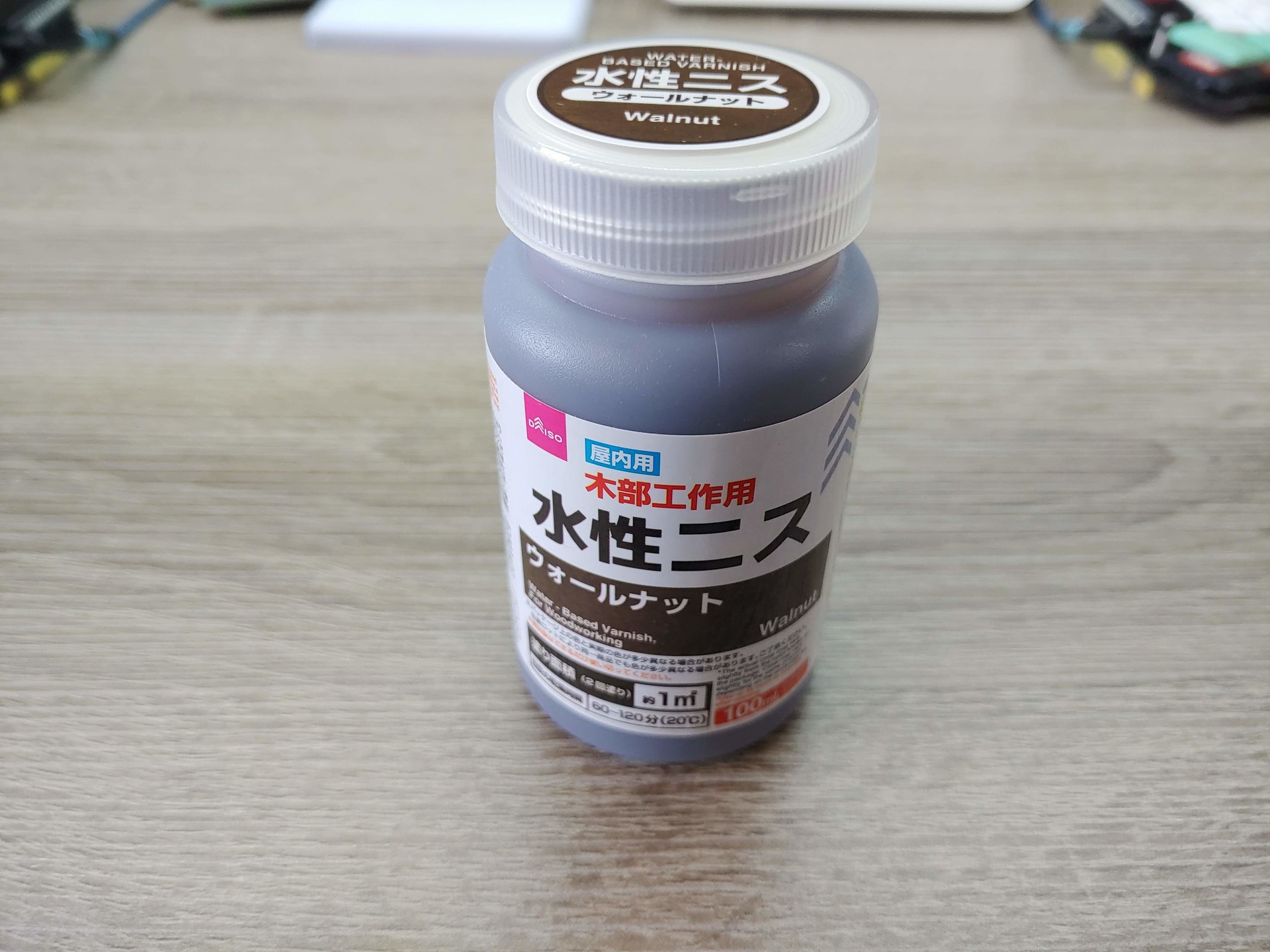 DIYの達人が評価！ダイソーで買える「ニス」の実用性 100均 @DIME アットダイム