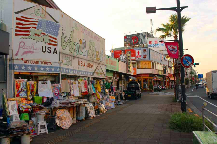 米軍基地のあるミリタリーの街、東京・福生。ヴィンテージ名店が教えてくれた名作とは？ アウトドアギアさんぽvol.3キャンプ・アウトドア情報メディアhinata