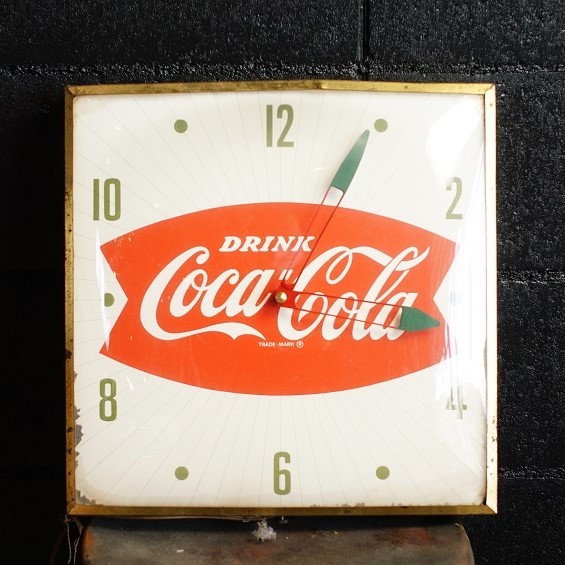 よく見るアメリカンなビンテージロゴ・バッジ素材