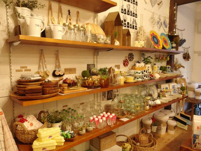 シンプルでおしゃれ 商品陳列・ディスプレイにオススメ！木製オリジナル什器おしゃれEXPO 販売促進ガイド