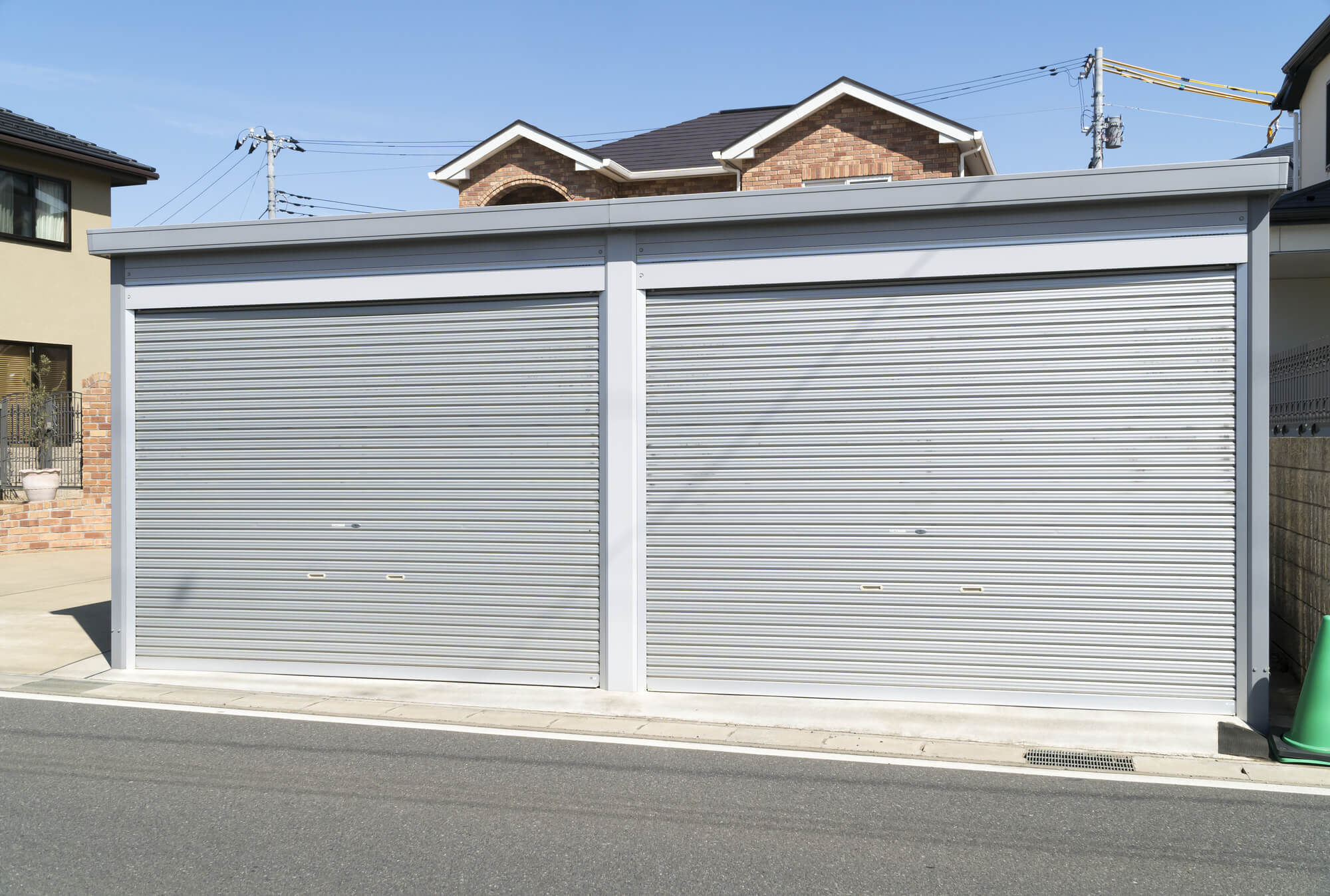 ガレージの価格相場と安く建てる4つの方法 見積もり時の注意点も解説│外構・エクステリアパートナーズ