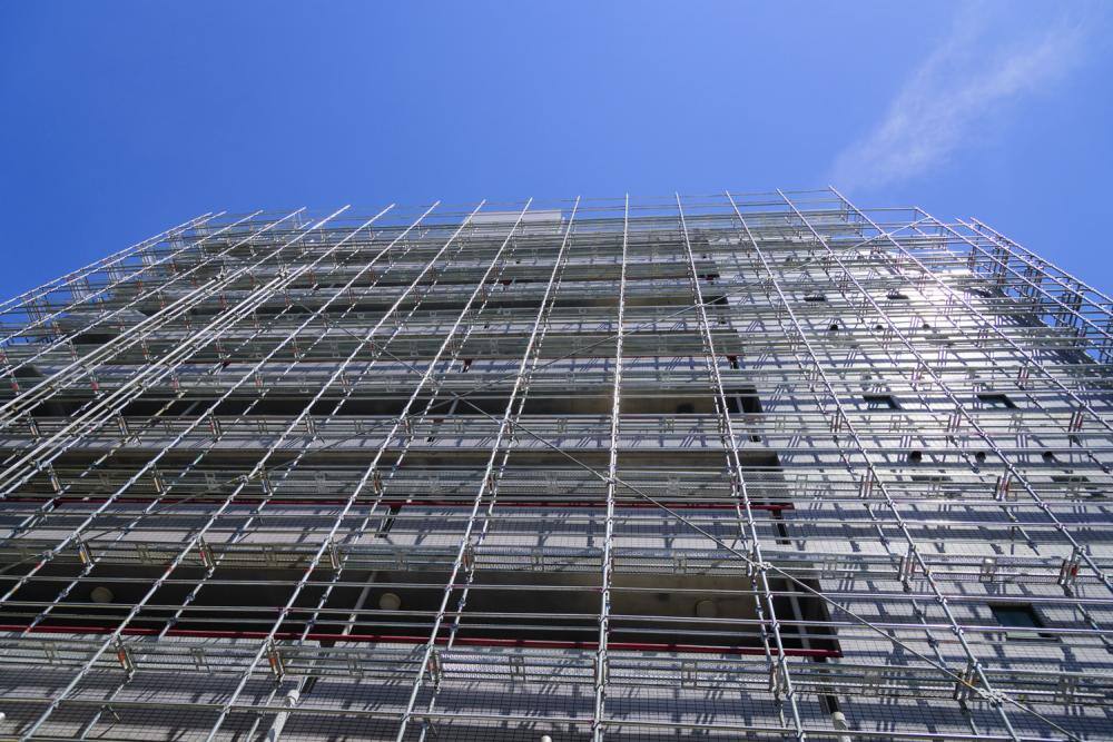 マンション大規模修繕の足場費用を解説！単価や計算式、5つの注意点を解説