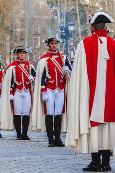 見た目より寒候期用です！ スペインの軍服 陸軍フィールドジャケット OG とは？1054 🇪🇸 ミリタリー SPANISH ARMY FIELDJACKET OG・FRENCH ARMY M64 TYPE 1986 - いつだってミリタリアン