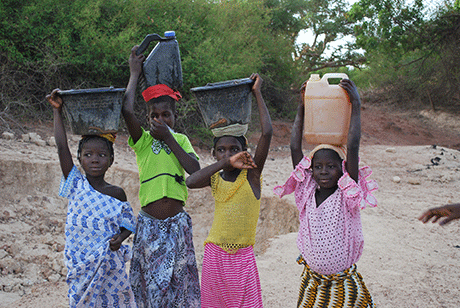 ブルキナファソでの金鉱業認定NPO法人フリー・ザ・チルドレン・ジャパン