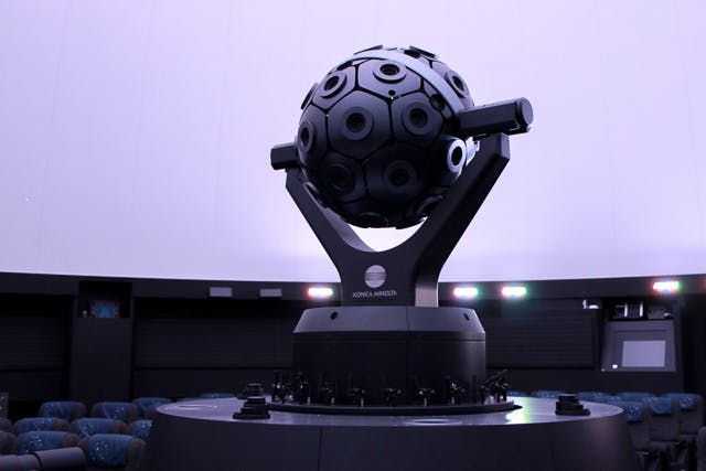 都会で星空に癒やされる！ サンシャインシティの「コニカミノルタプラネタリウム満天」の魅力るるぶ&more