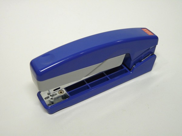 100均ダイソー ノートが作れる中綴じホッチキスの使い方 100円&200円商品どちらもご紹介！ - YouTube