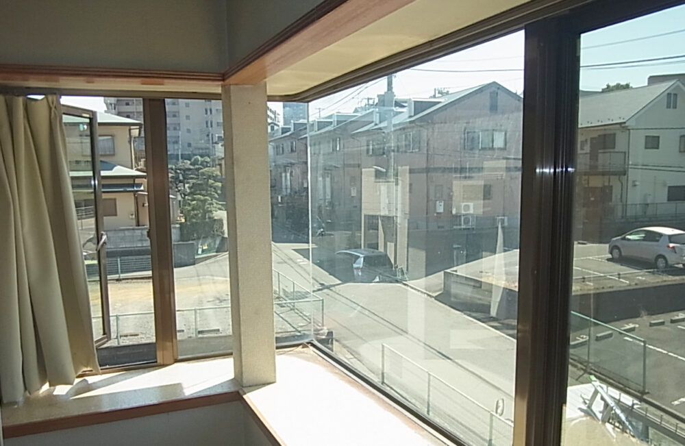 当時は人気のアルミのコーナーサッシに断熱内窓を施工ネットアス松本市窓・玄関ドア・エクステリアリフォームのプロショップ