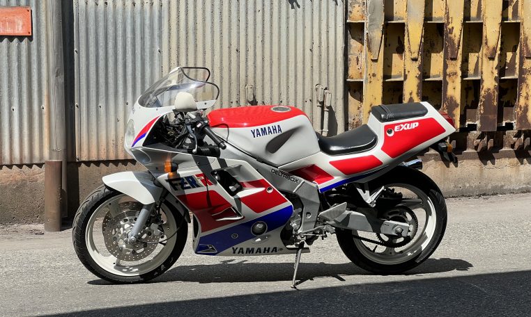 fzr250r 2000年モデル 特攻の拓ケニーロバーツ号