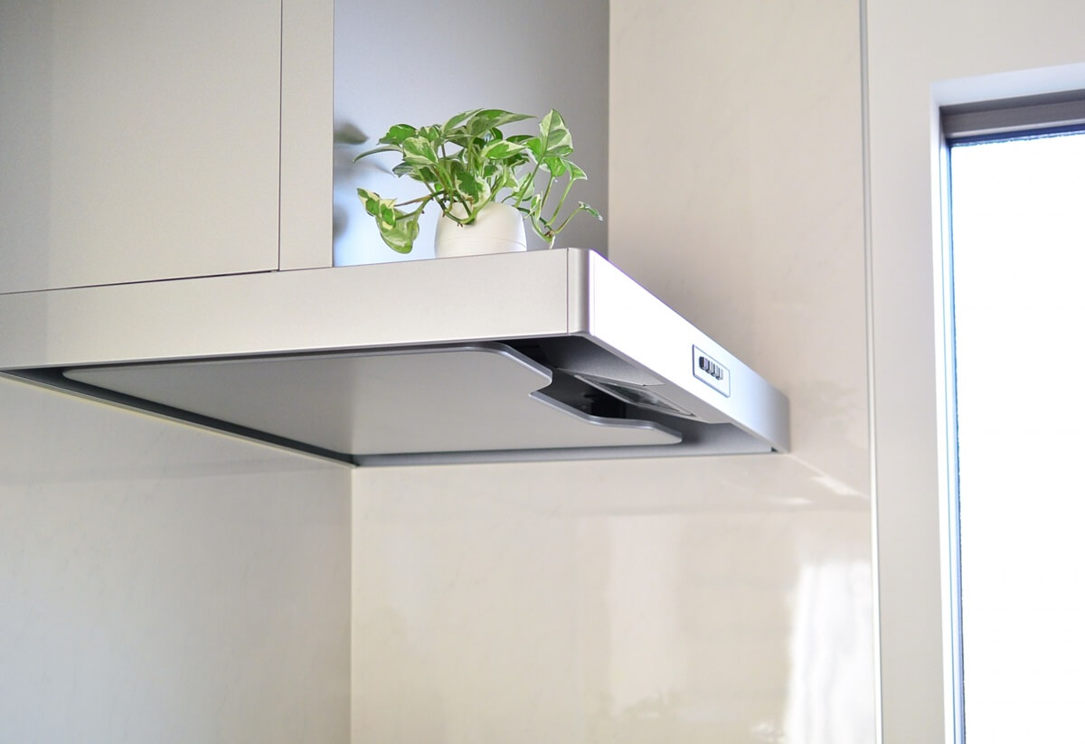 黒いレンジフード」のアイデア 9 件リビング インテリア, キッチンデザイン, リビング キッチン