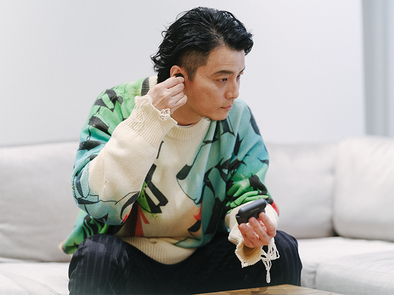 人の数だけ、違った歩き方がある。 人の数だけ、歩く理由がある。 WALKS - KREVA 編 – - ASICS WALKING JOURNAL