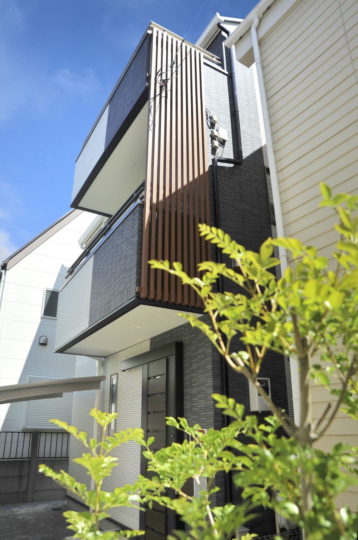 首都圏の狭小住宅を得意とするK⁺Aの「狭い家」の魅力と工夫。 東京の狭小住宅の間取り・3階建て K⁺A