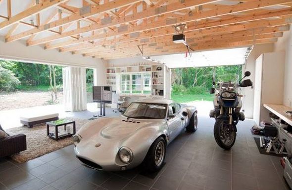 ガレージハウスの楽しみ方は？車好きにとっての夢の家、ガレージハウスの魅力をご紹介カフェスタイルで過ごす注文住宅さいたま市の新築・リフォーム樹づくり工房やない