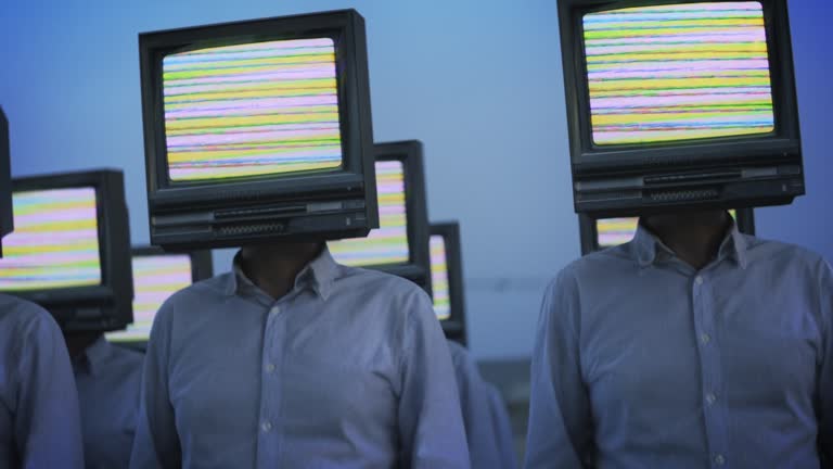 世界の独裁者たちが使う洗脳術 「ダブルスピーク」とは ？クーリエ・ジャポン