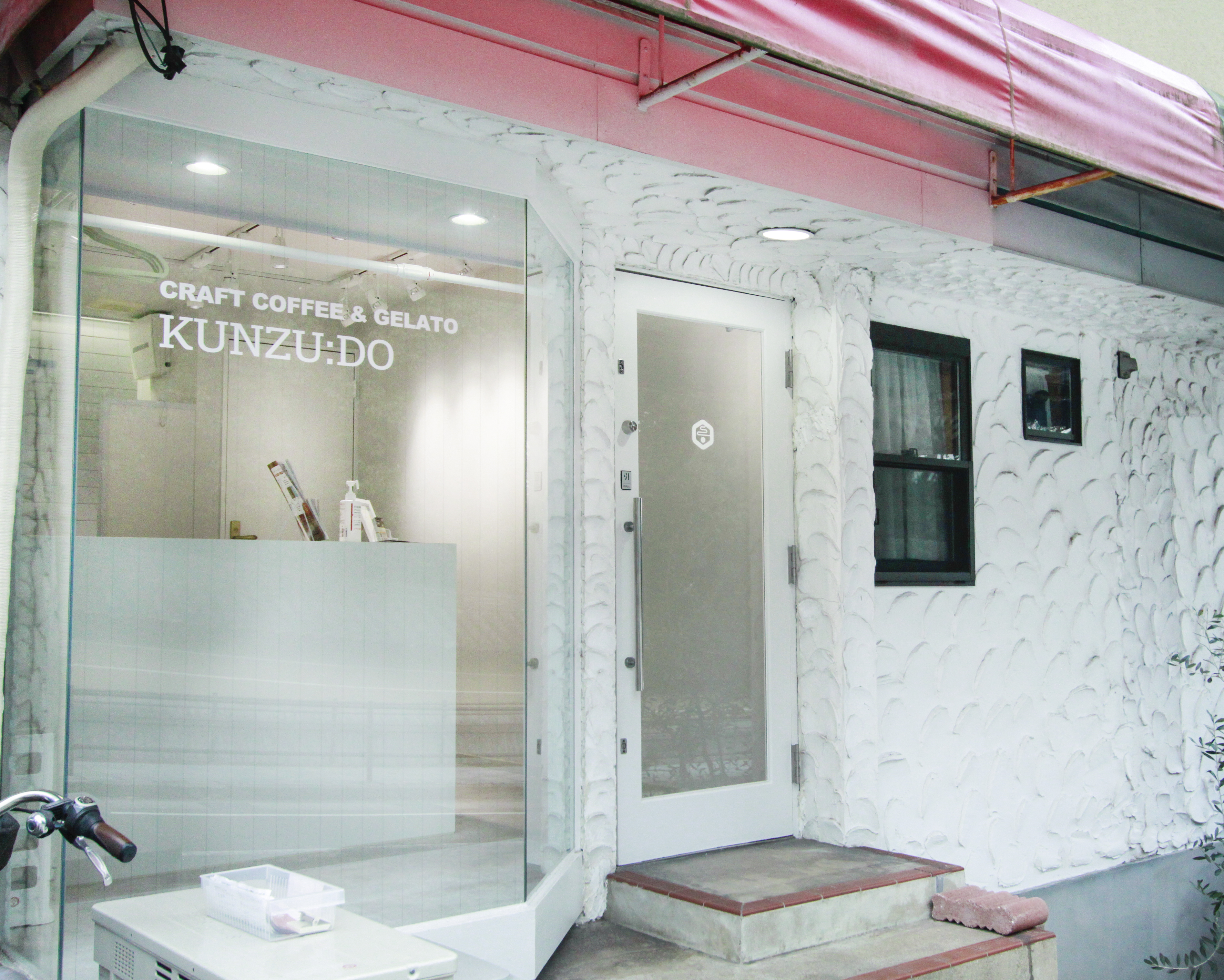 グリルドサンドイッチとコーヒーのテイクアウト店の看板デザイン看板屋Signpostブログ