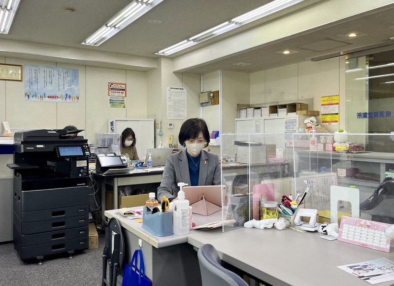 日本生命セールスレディ・喋り出したら止まらない生方 日向子 本通販Amazon