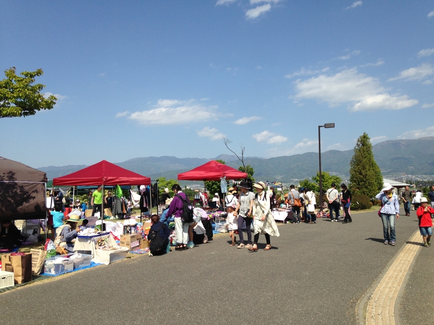 フリーマーケットで「売れるもの」「売れないもの」の違いは？これがわかれば店繁盛！わらしべライフ