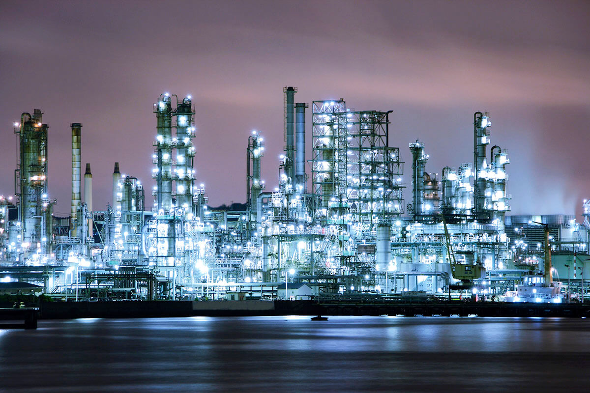 行力工場の事務棟部分の外観リニューアルを行いました。 コーポレートカラーをアクセントにかっこいい感じになりました