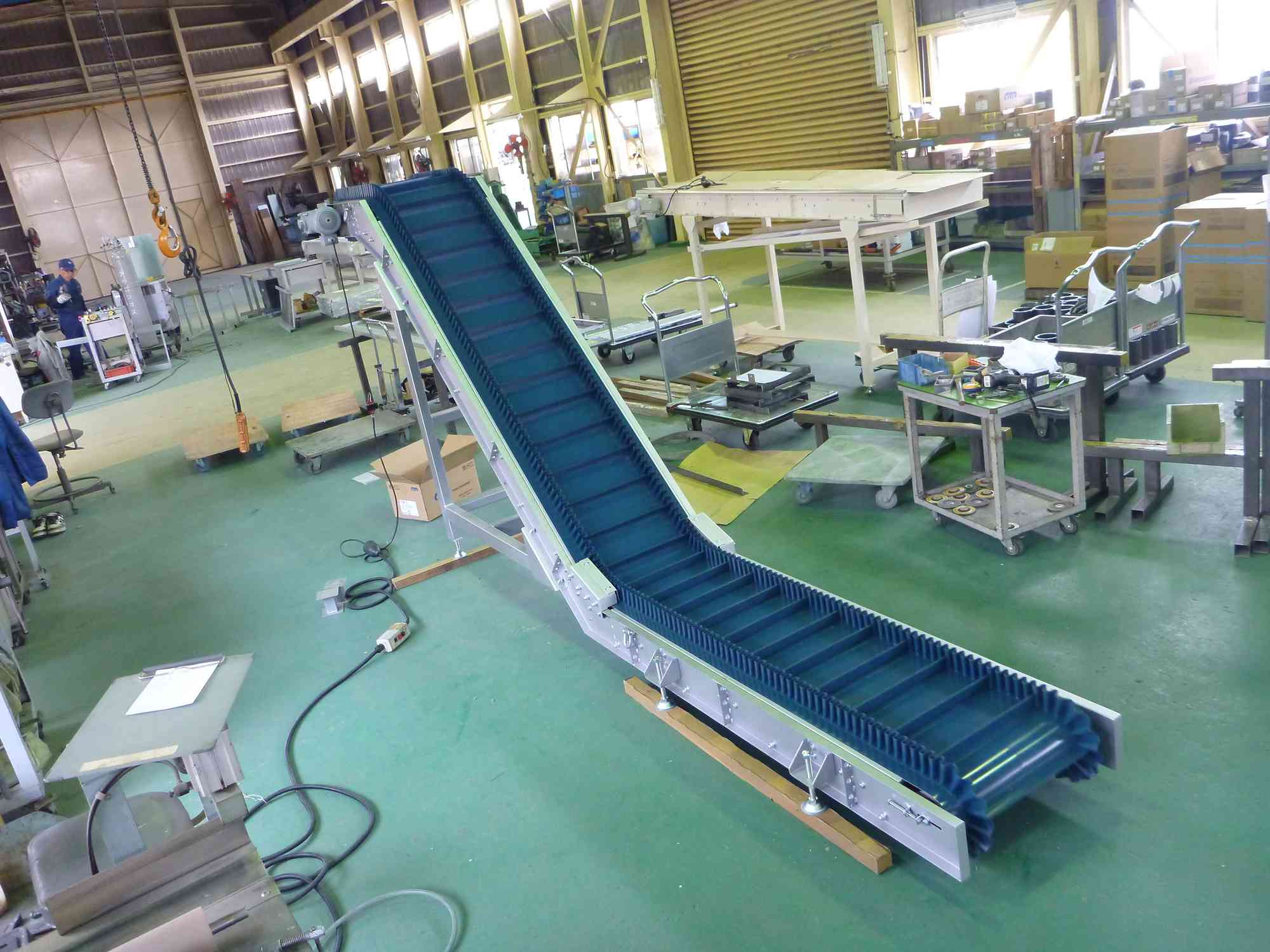 3層作業用コンベアベルト 食品加工工場MU PI機械メーカーによる効率的な果物と野菜の加工