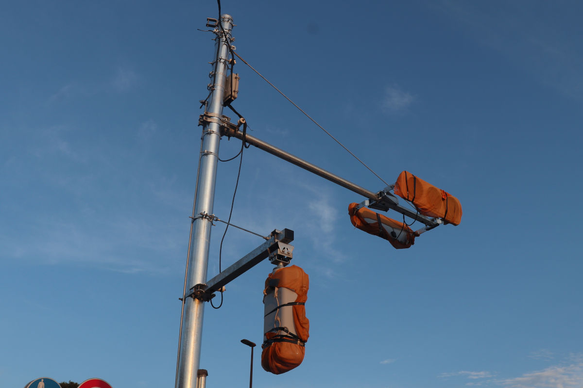 信号機を楽しむページ鳥取県 信号電材製フラット