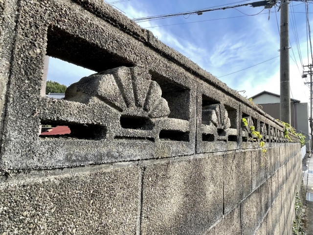 化粧ブロックとフェンスはどっちがいい？おしゃれな組み合わせや費用相場について解説新しい外構空間を作るならZOUS東京・千葉で外構 工事・エクステリア工事