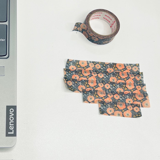 パソコンにステッカーを直接貼らない方法 後悔しない、はがせる貼り方を紹介イエコレクション iecolleインテリア、雑貨情報が満載のWEBメディア