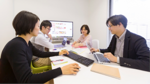 求人広告や採用ページに使う「会社案内写真」の撮り方とは？コマースデザイン