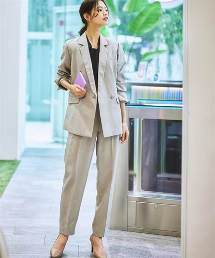 男性のビジネスカジュアルとは？NG例や着こなしのポイントと季節別のおすすめコーデ12選 - UAコラム UA COLUMNSユナイテッドアローズ公式通販 – UNITED ARROWS ONLINE