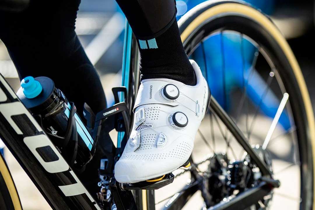 白フレームはどこまで汚れるのか- 成せばなる だから前に進むのです