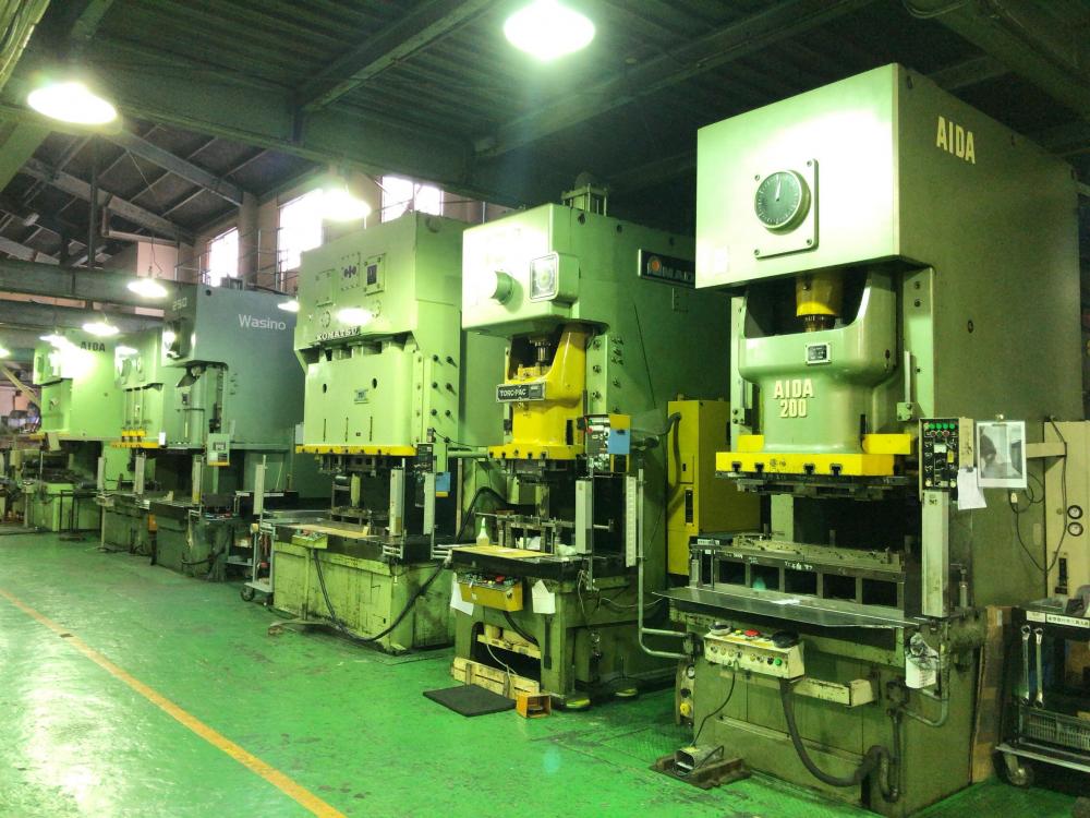 事務所の配線をスッキリ” - ブログブログ神戸でオフィス家具、文具、印刷なら 株式会社明光堂