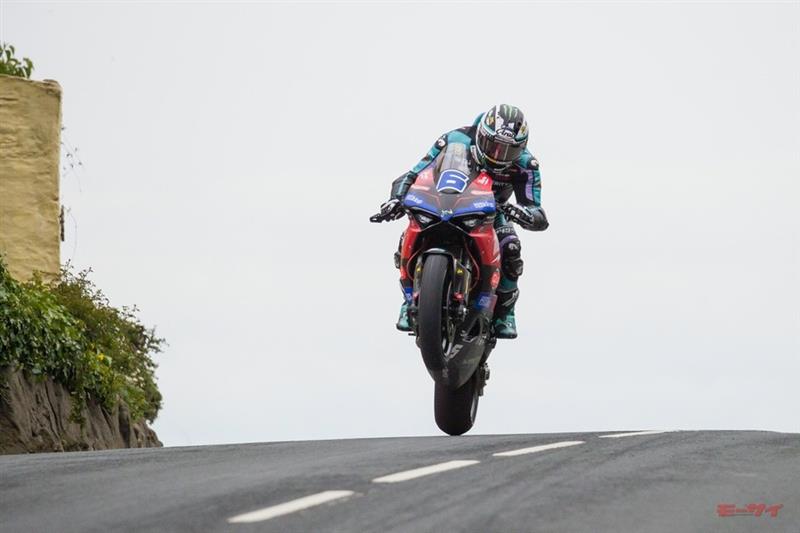 IOMTT2018 マイケル・ダンロップ、今年はBMWでTT参戦！ - LAWRENCE - E-RIDE x LIFESTYLE + α