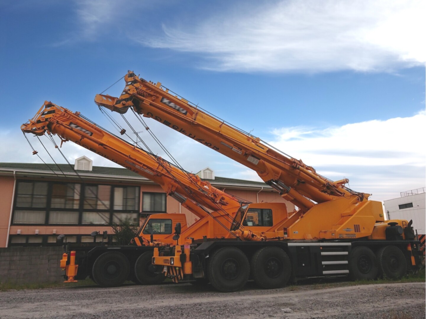 愛知県や名古屋市でラフタークレーンのレンタルなら西脇重機岐阜・三重対応