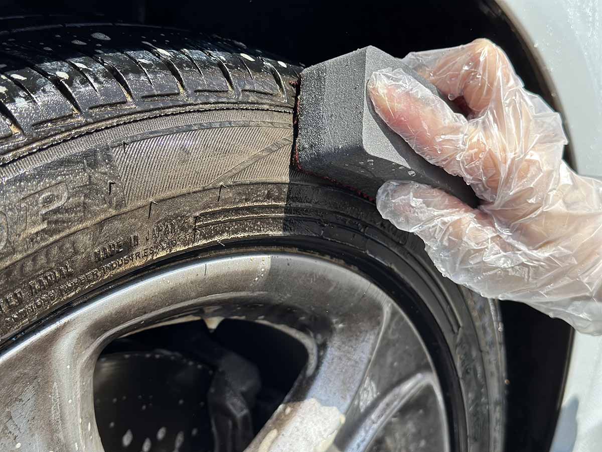 タイヤの謎の茶色い汚れ - 軽からBMW！ BMW 320dの日記ブログ