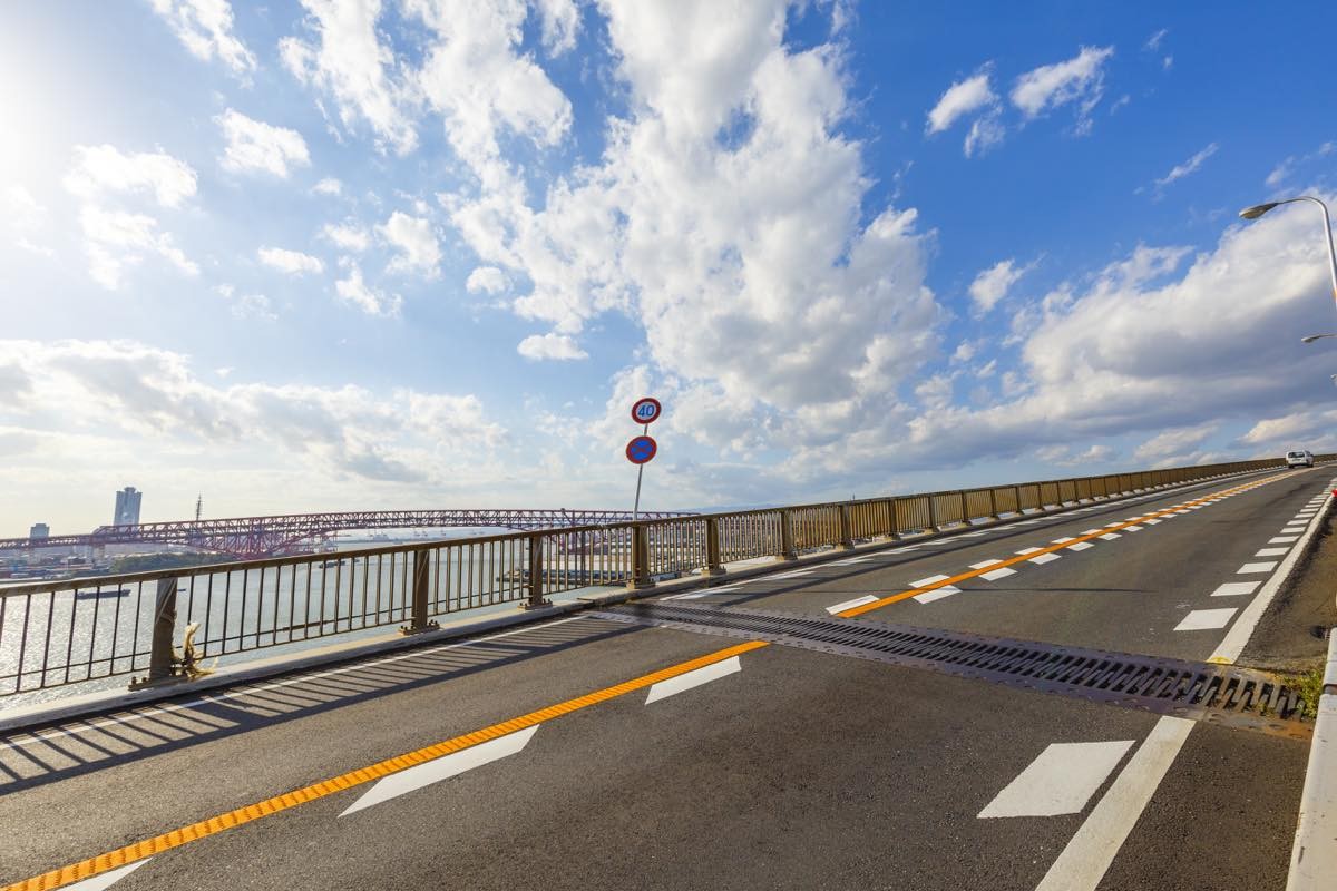 鳥取「江島大橋」 ― 「ベタ踏み坂」で有名な、まるでジェットコースターのような急勾配橋Goin' Japanesque