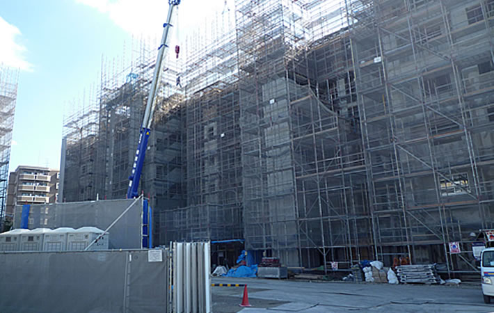 外壁塗装に不可欠な足場足場にかかる費用と時間、トラブル事例とは 公式 外壁塗装の窓口