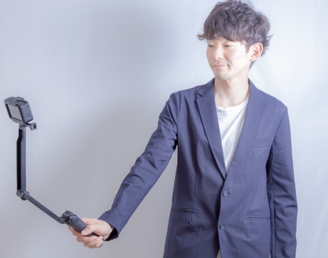 非公式を買ってしまったことを反省してますと以前投稿したらしい 意味不非公式買うのは恥ずかしいことって何でわからないのだろか🥺