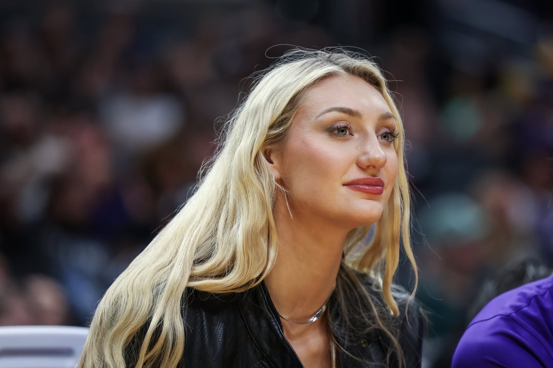 193cmバスケ美女の“長すぎる美脚”にNBAスターも三度見！ デュラントの行動から考えられる２つの理由を英紙が指摘 THEDIGEST ｄメニューニュース NTTドコモ