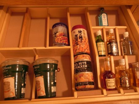 ハロウィン限定ブラックサンダーが今年も10%増量 当社比 で登場！『ブラックサンダーミニバー ハロウィン』新発売！みんなで楽しめる「ゲーム」付き♪有楽製菓株式会社のプレスリリース