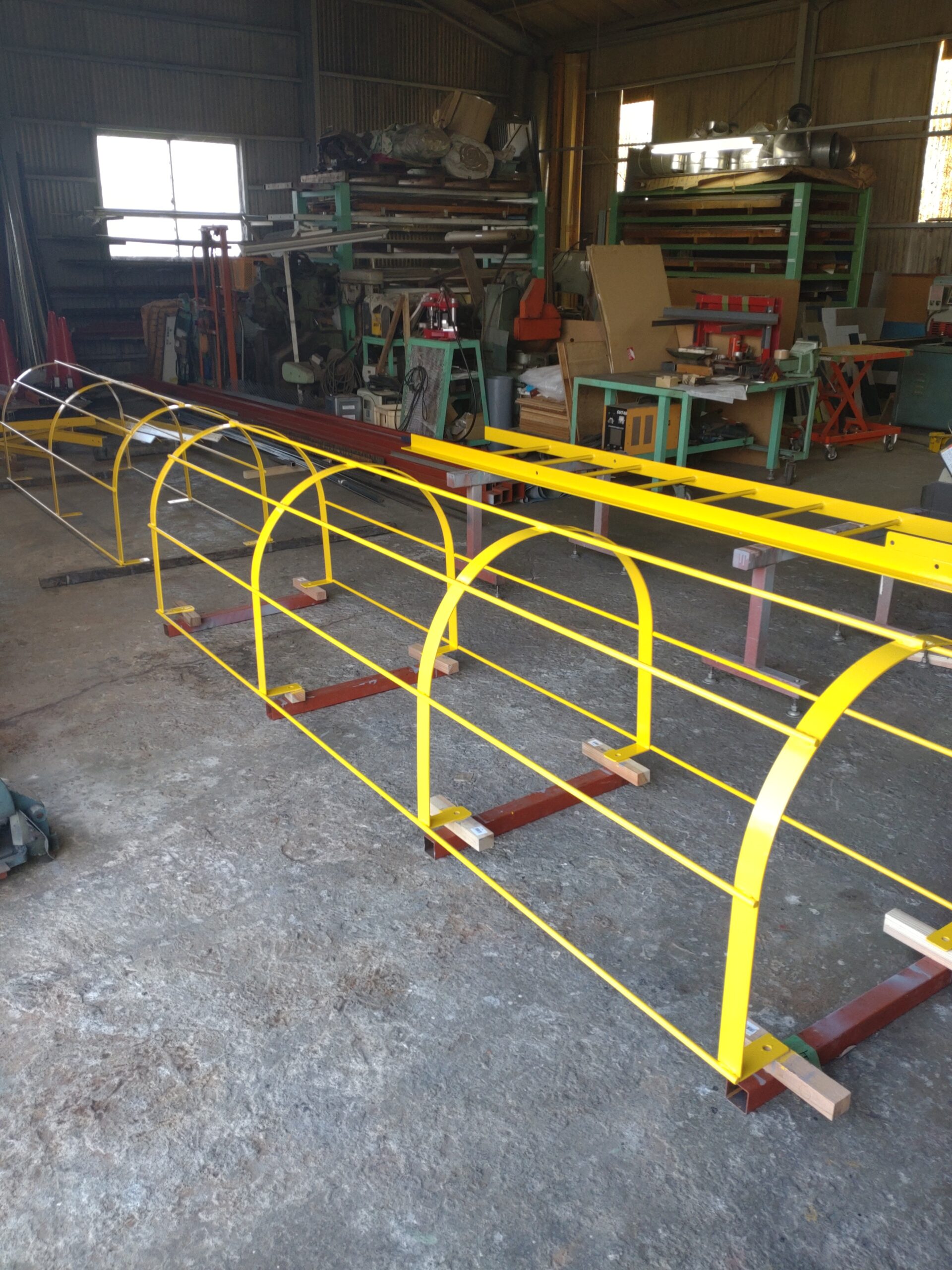 JISB9713-4:2004 機械類の安全性－機械類への常設接近手段－第４部：固定はしご