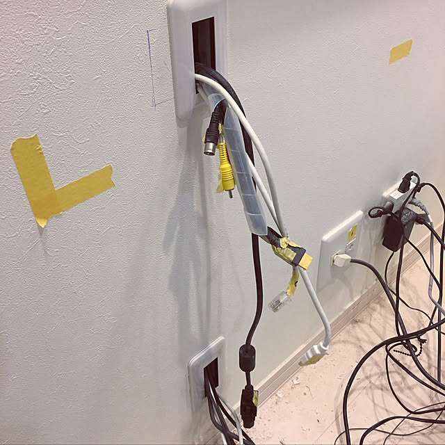 事務所床の配線処理！コンセント、電話、LAN配線 l 「電気工事のひろば」 有 あかまつプラザ36のブログ