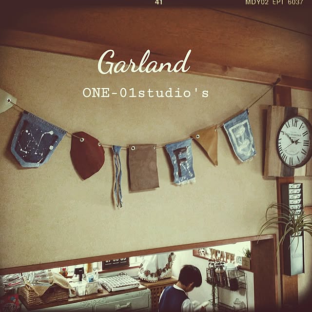 特価セール 壁掛け ホルダー 立 クタイムカード差し icカード オフィス用品 取付ネジ付き タイムカードラック カードホルダー タイムカード収納タイムカードラック 工場 勤怠管理 壁掛けタイムカ 出退勤用 - メルカリ