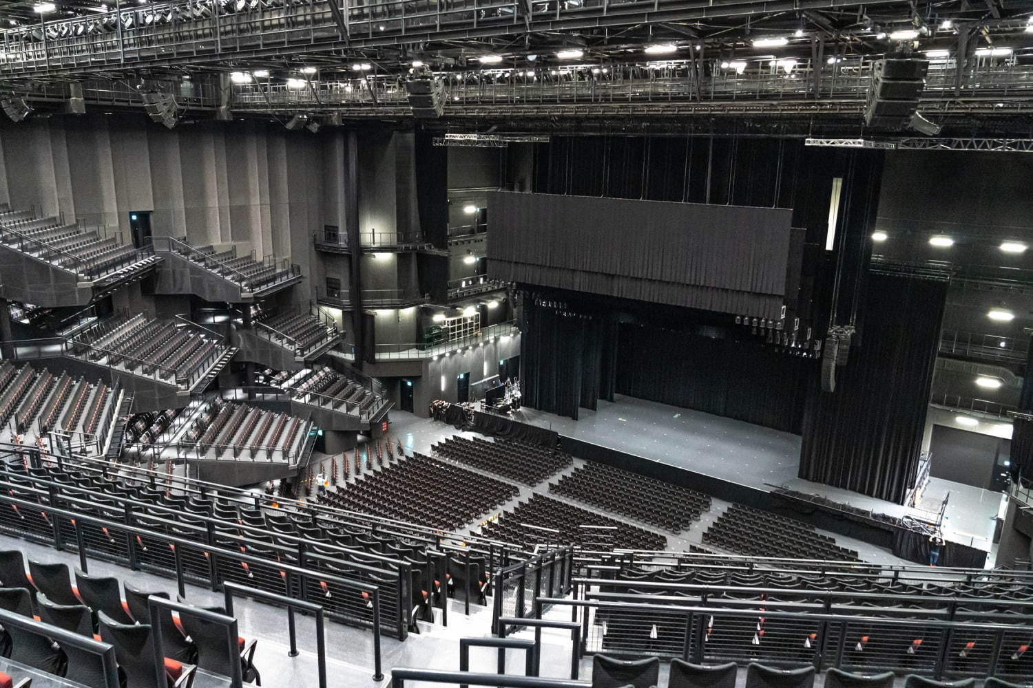 シアターイースト キャパやアクセス、座席からの見え方は？劇場内を徹底解説！ - ジャニオタ観劇部