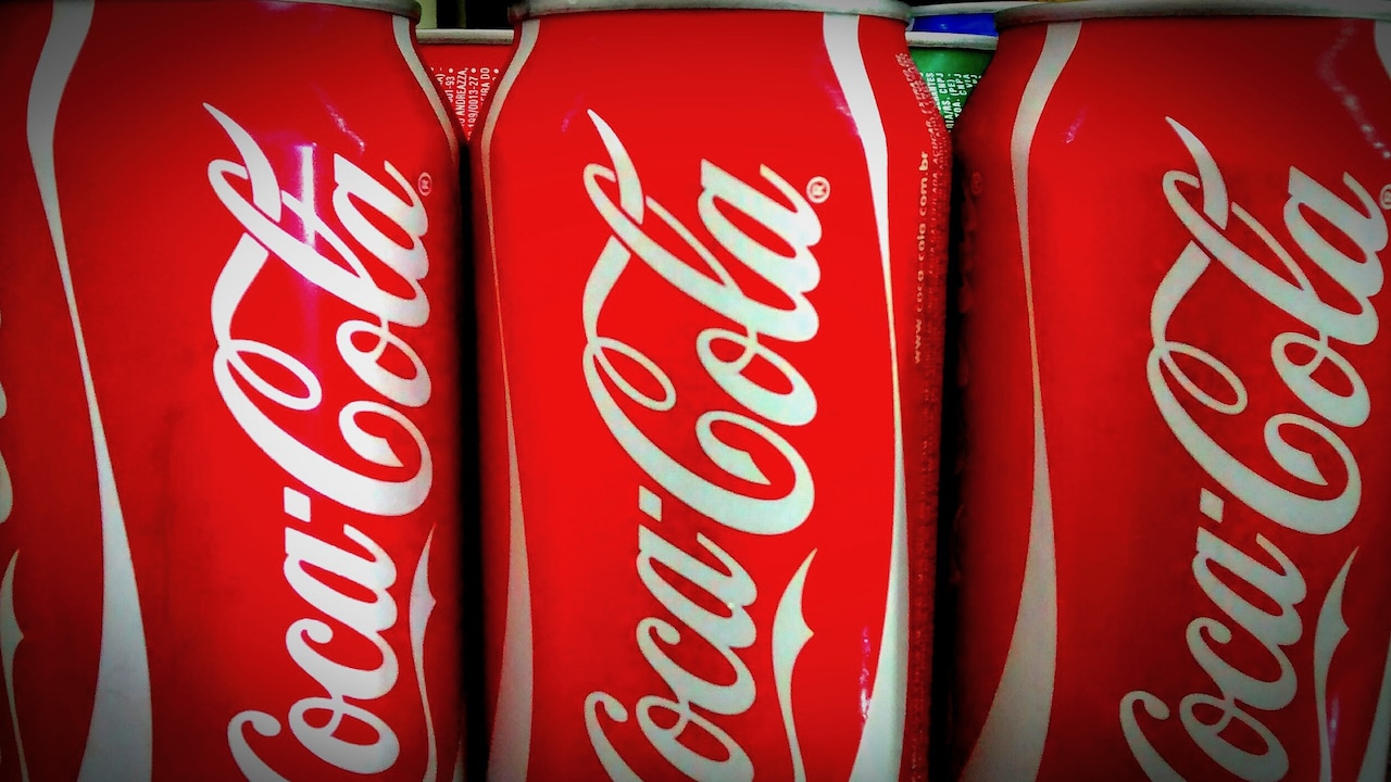 ペプシコがコカ・コーラを時価総額で抜く勢い、スナック菓子好調 - Bloomberg