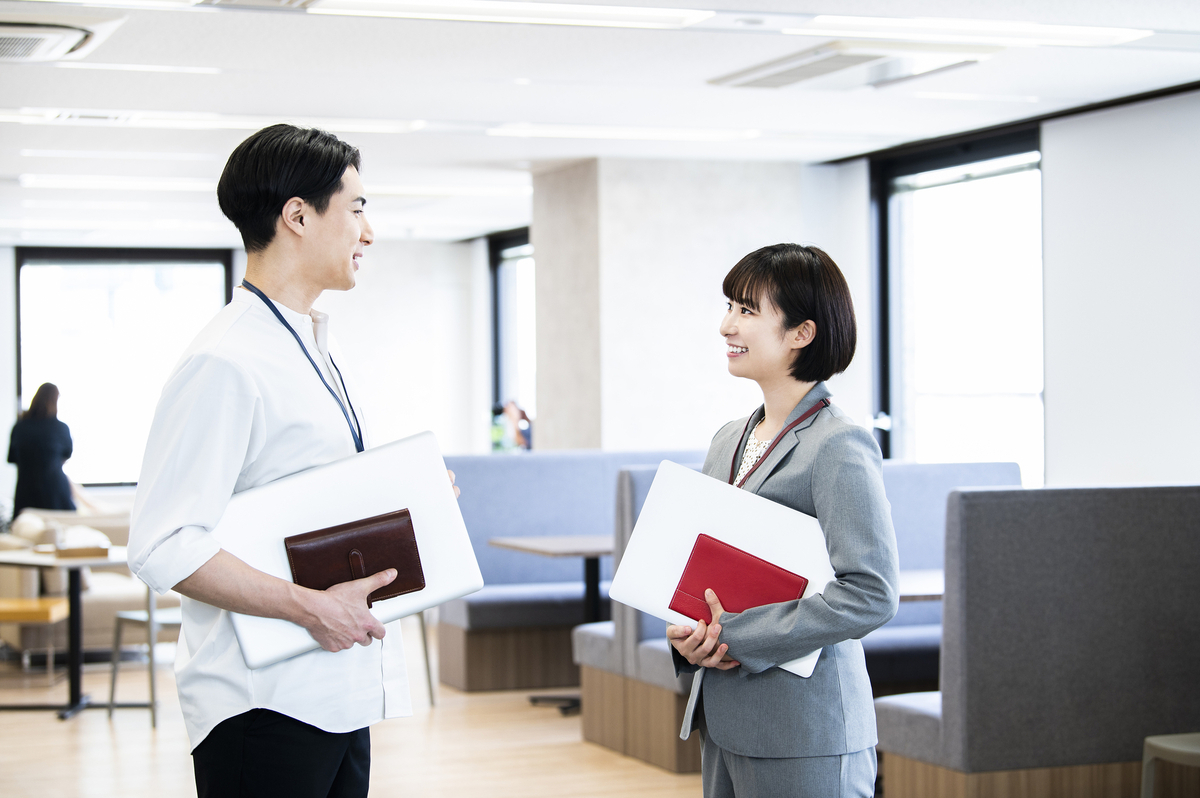 既婚者同士の恋愛は職場で起こりやすい！脈ありサインと社内恋愛のリスクHealmate magazine