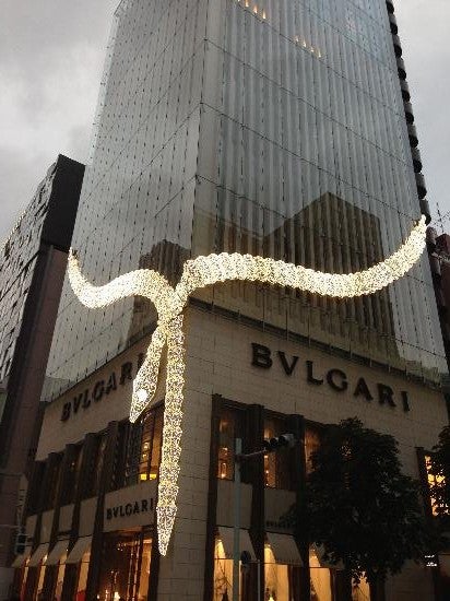 ブルガリ 銀座タワーに輝くインタラクティブなイルミネーション「ブルガリ セルペンティ スパークル 2022」ブルガリ ・ジャパン合同会社のプレスリリース