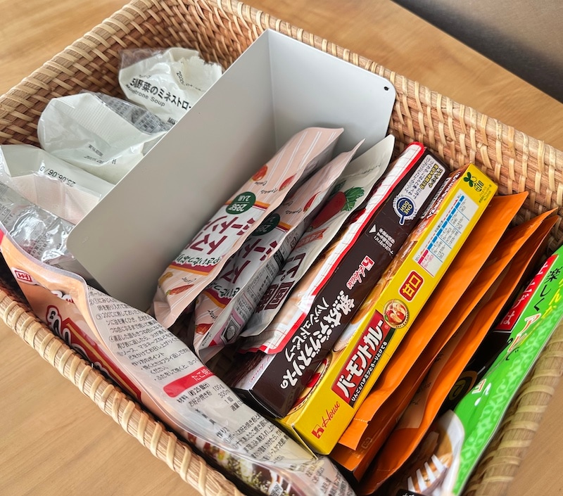 キッチンラック 収納 キッチンストッカー 台所 総耐荷重約75kg 食器からストックまで入るキッチンパントリー収納庫 幅60cmタイプ 527209