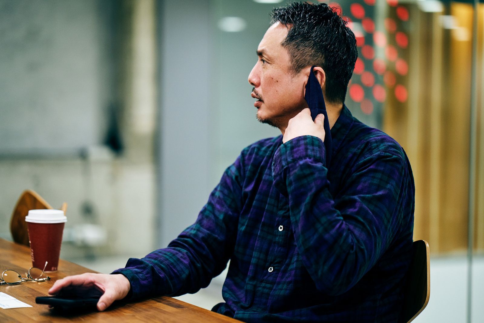 天童木工SHAPE OF TENDO かたちにする。クリエイター：清永 浩文 クリエイティブディレクター 清永氏は1998年にファッションブランド『SOPH. ソフ』を立ち上げた人物。2022年にブランドを離れた現在はJリーグのクリエイティブダイレクターを務めています