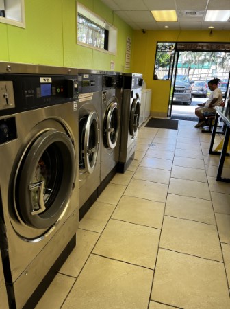 綺麗で使いやすいコインランドリースペース♪まいぷれ湖南市・甲賀市編集部のニュースまいぷれ 湖南市・甲賀市